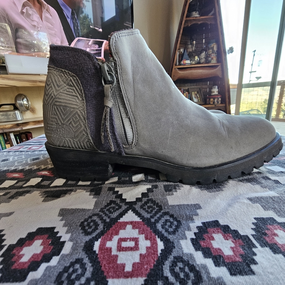 The North Face Ankle Bootie Size 6.5 - Picture 4 of 9